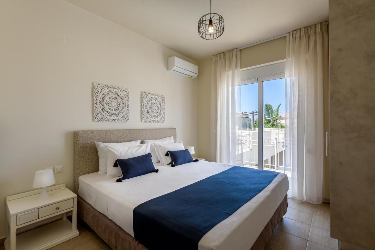 Azure Beach Villas Kissamos Exterior photo