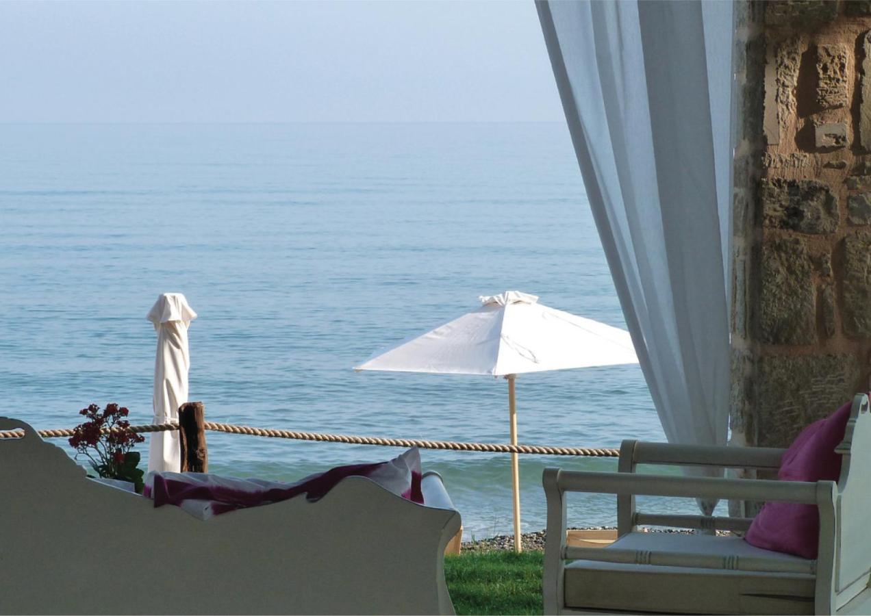 Azure Beach Villas Kissamos Exterior photo
